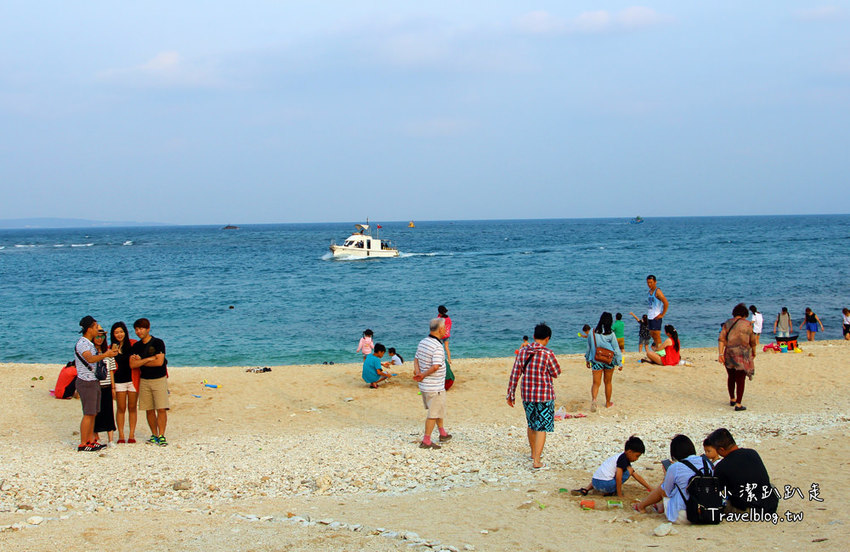墾丁必去景點》屏東墾丁在地人私房景點:星砂灣 (婚紗灣)。清澈美麗的星砂灣媲美沖繩漸層海景,海鮮皆誘人! - 小潔趴趴走旅遊札記