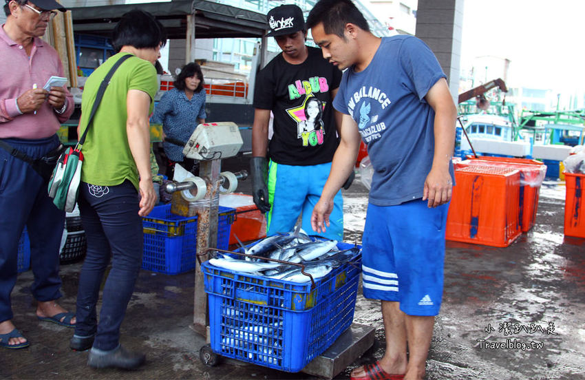 墾丁必去景點》屏東墾丁在地人私房景點:星砂灣 (婚紗灣)。清澈美麗的星砂灣媲美沖繩漸層海景,海鮮皆誘人! - 小潔趴趴走旅遊札記
