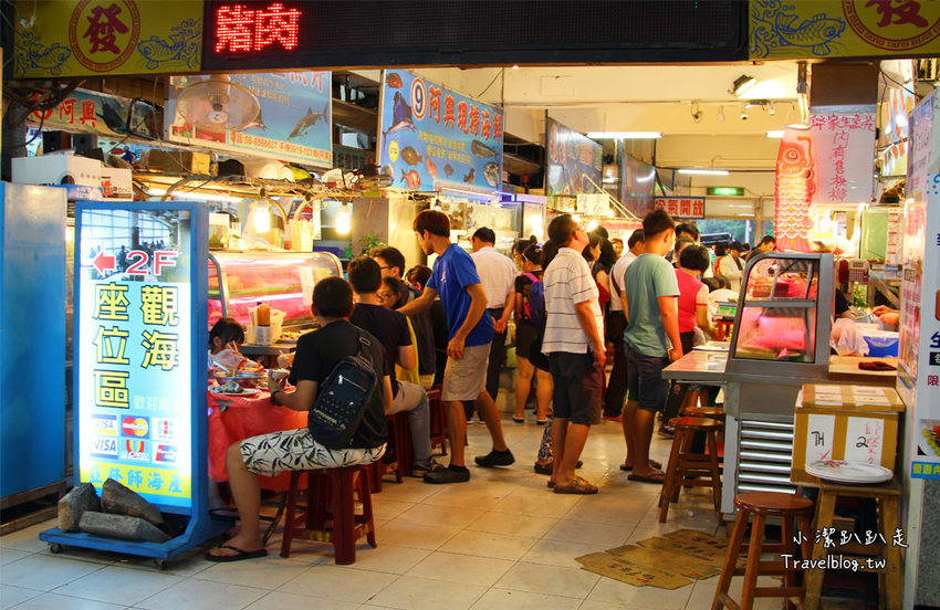 墾丁必去景點》屏東墾丁在地人私房景點:星砂灣 (婚紗灣)。清澈美麗的星砂灣媲美沖繩漸層海景,海鮮皆誘人! - 小潔趴趴走旅遊札記