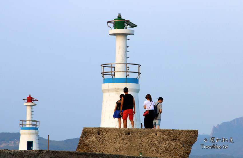 墾丁必去景點》屏東墾丁在地人私房景點:星砂灣 (婚紗灣)。清澈美麗的星砂灣媲美沖繩漸層海景,海鮮皆誘人! - 小潔趴趴走旅遊札記