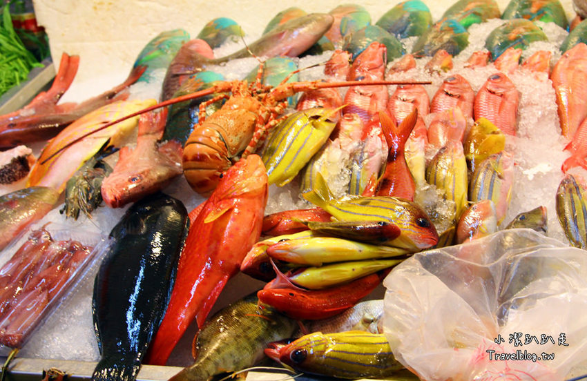 墾丁必去景點》屏東墾丁在地人私房景點:星砂灣 (婚紗灣)。清澈美麗的星砂灣媲美沖繩漸層海景,海鮮皆誘人! - 小潔趴趴走旅遊札記