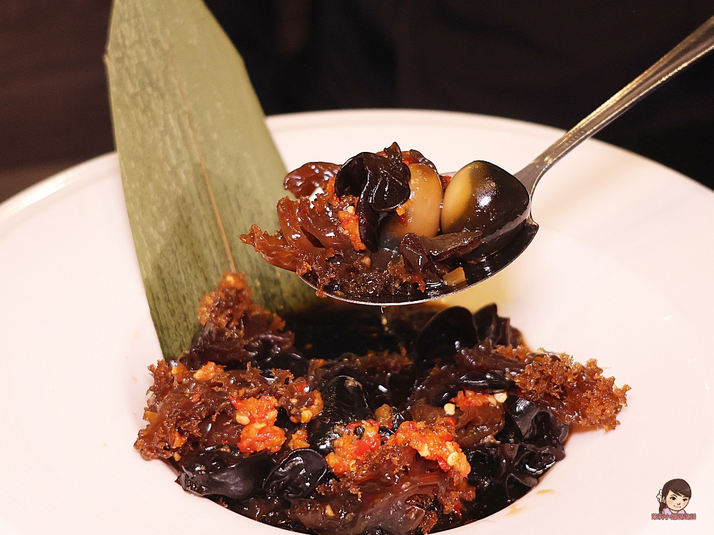 大宅門乾鍋鴨頭涼拌剁椒海蜇頭