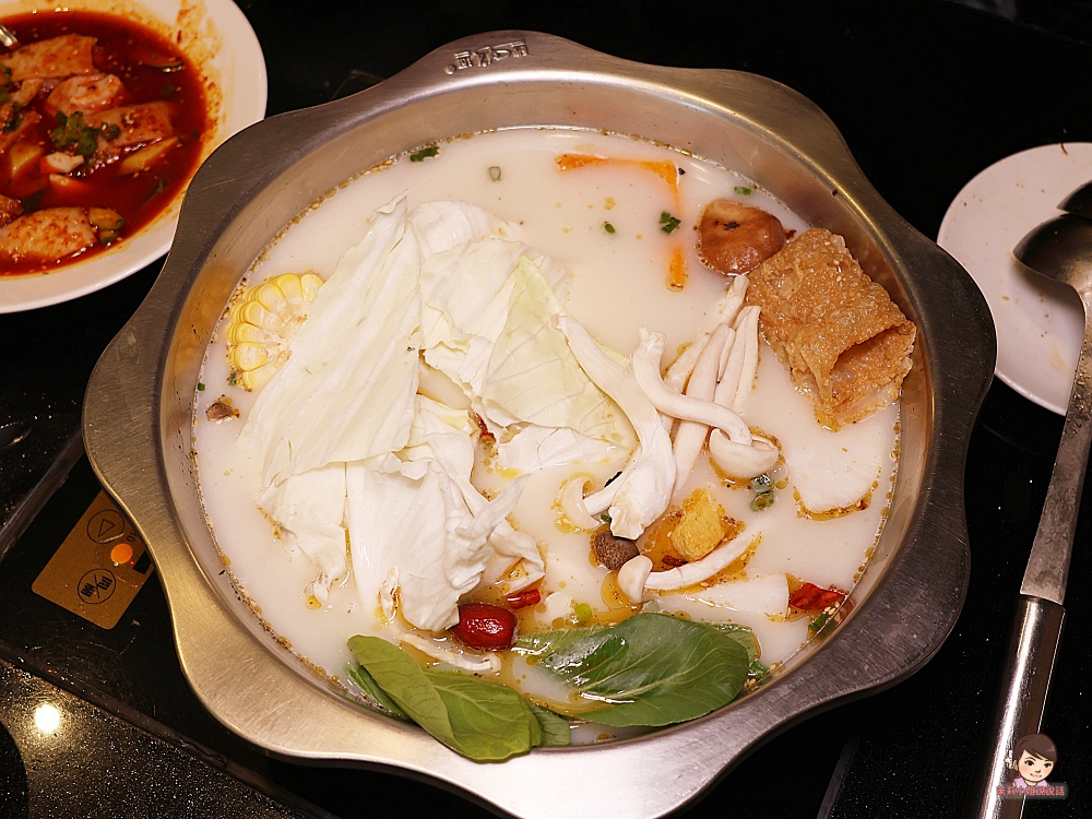 高雄大宅門乾鍋鴨頭一鍋兩吃加入龍鳳高湯變火鍋