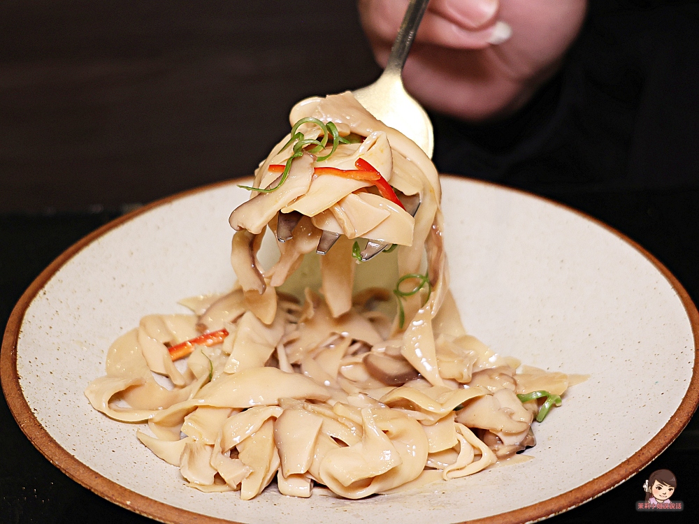 大宅門乾鍋鴨頭藤椒杏鮑菇