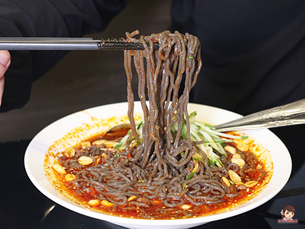 大宅門乾鍋鴨頭酸辣蕨根粉