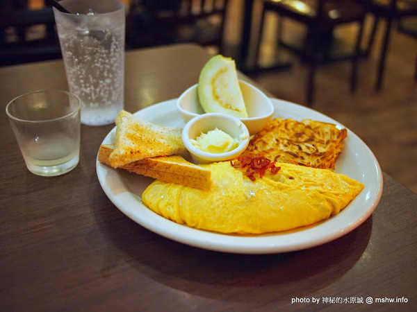 LAZY BIRD雷利彼德美式餐廳:【景點】桃園Lazy Bird雷利彼得美式餐廳.早午餐&漢堡&飲品@中壢 : 便宜美味的懶鳥早午餐蛋捲 LAZY BIRD雷利彼德美式餐廳:【景點】桃園Lazy Bird雷利彼得美式餐廳.早午餐&漢堡&飲品@中壢 : 便宜美味的懶鳥早午餐蛋捲
