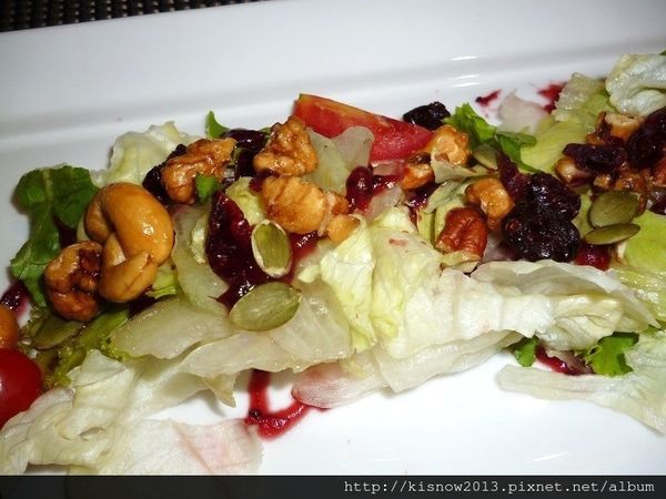 班格斯49-野莓堅果沙拉.JPG