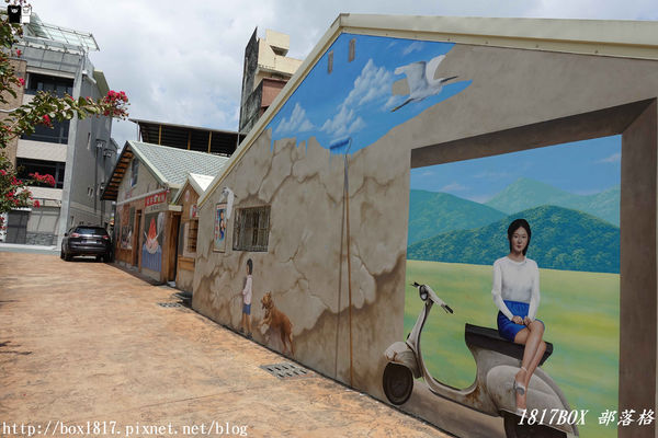 【宜蘭。頭城】200年歷史頭城老街。「文學巷」鏤空鋼板。「藝術巷」彩繪玻璃馬賽克光罩。頭城老街推動再造。舊城愜意遊