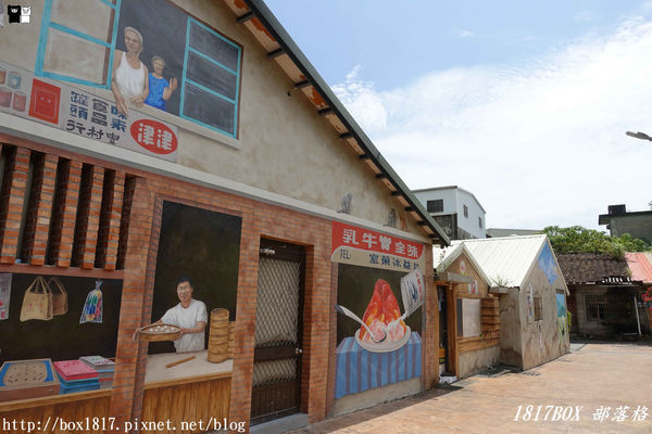 【宜蘭。頭城】200年歷史頭城老街。「文學巷」鏤空鋼板。「藝術巷」彩繪玻璃馬賽克光罩。頭城老街推動再造。舊城愜意遊