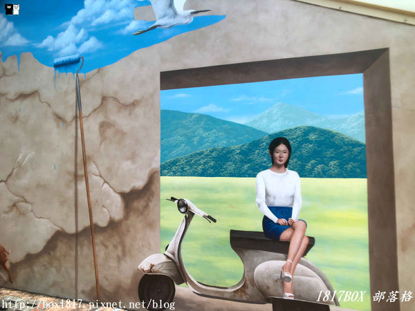 【宜蘭。頭城】200年歷史頭城老街。「文學巷」鏤空鋼板。「藝術巷」彩繪玻璃馬賽克光罩。頭城老街推動再造。舊城愜意遊