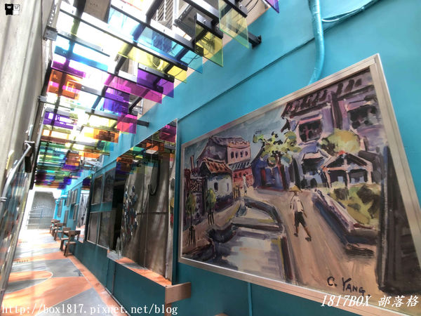 【宜蘭。頭城】200年歷史頭城老街。「文學巷」鏤空鋼板。「藝術巷」彩繪玻璃馬賽克光罩。頭城老街推動再造。舊城愜意遊