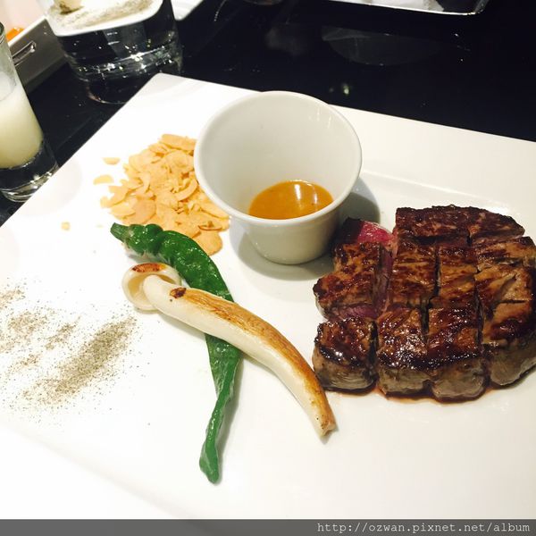 [吃喝]時尚簡約舒適浪漫感動～墨賞新鐵板料理MOSUN