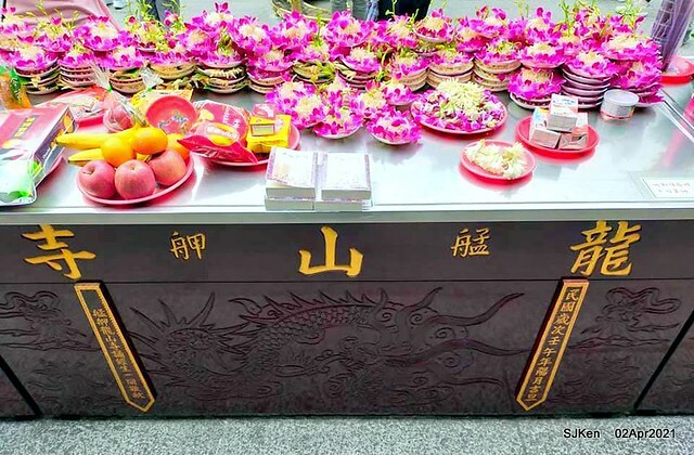 「龍山寺」(Longshan temple), Taipei, Taiwan, SJKen, Apr 2,2021.