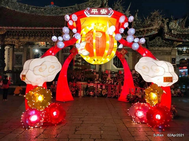 「龍山寺」(Longshan temple), Taipei, Taiwan, SJKen, Apr 2,2021.