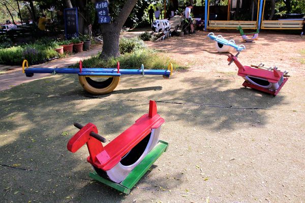 青林農場：【桃園觀音景點】青林農場~南洋風味主題餐廳，乾燥花工坊DIY，搭火車，烤肉，餵兔子，50元門票可全額折抵消費