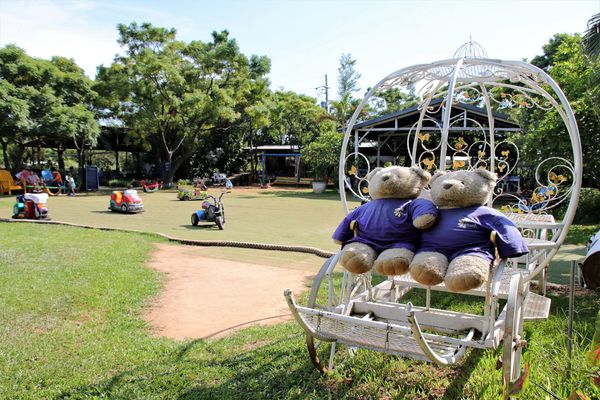 青林農場：【桃園觀音景點】青林農場~南洋風味主題餐廳，乾燥花工坊DIY，搭火車，烤肉，餵兔子，50元門票可全額折抵消費