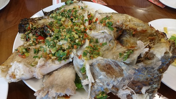 魯媽媽雲南擺夷料理：南投清境~魯媽媽雲南擺夷料理~香酥竹蟲試膽量~超火紅餐廳~必吃異國風料理美食~