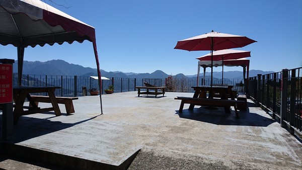 魯媽媽雲南擺夷料理：南投清境~魯媽媽雲南擺夷料理~香酥竹蟲試膽量~超火紅餐廳~必吃異國風料理美食~