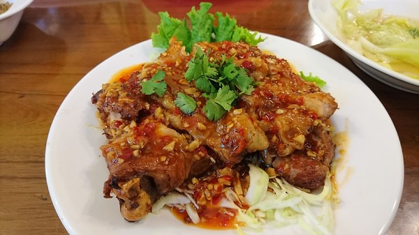 魯媽媽雲南擺夷料理：南投清境~魯媽媽雲南擺夷料理~香酥竹蟲試膽量~超火紅餐廳~必吃異國風料理美食~