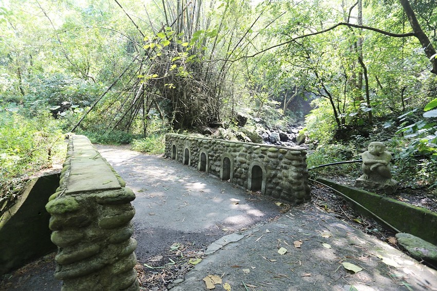 屏東景點。大津瀑布，山不高、好走又沁涼、舒心的消暑的聖地