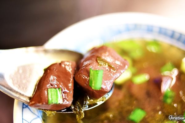 【基隆。美食】 基隆廟口夜市，廟口夜市必吃美食，營養三明治，陳記泡泡冰，愛玉冰，東和蚵仔煎