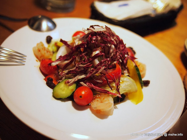 路德威手工啤酒餐廳:【食記】台中西區-路德威手工啤酒餐廳 : 披薩,燉飯都還挺不錯的~打卡如果能換可樂就更好了! 路德威手工啤酒餐廳:【食記】台中西區-路德威手工啤酒餐廳 : 披薩,燉飯都還挺不錯的~打卡如果能換可樂就更好了!