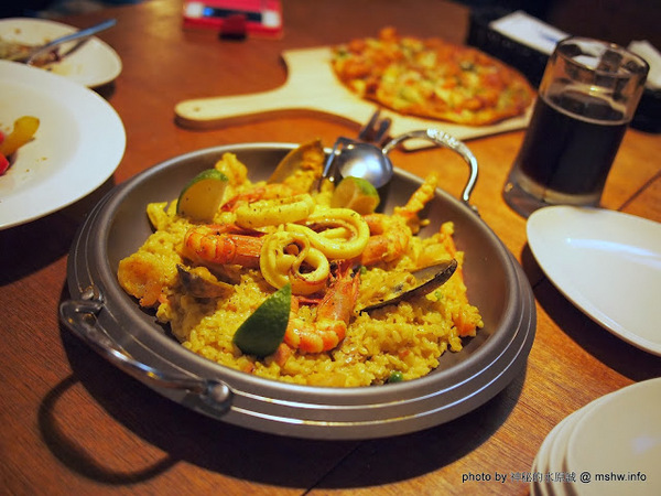 路德威手工啤酒餐廳:【食記】台中西區-路德威手工啤酒餐廳 : 披薩,燉飯都還挺不錯的~打卡如果能換可樂就更好了! 路德威手工啤酒餐廳:【食記】台中西區-路德威手工啤酒餐廳 : 披薩,燉飯都還挺不錯的~打卡如果能換可樂就更好了!