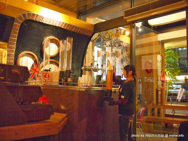 路德威手工啤酒餐廳:【食記】台中西區-路德威手工啤酒餐廳 : 披薩,燉飯都還挺不錯的~打卡如果能換可樂就更好了! 路德威手工啤酒餐廳:【食記】台中西區-路德威手工啤酒餐廳 : 披薩,燉飯都還挺不錯的~打卡如果能換可樂就更好了!