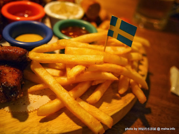 路德威手工啤酒餐廳:【食記】台中西區-路德威手工啤酒餐廳 : 披薩,燉飯都還挺不錯的~打卡如果能換可樂就更好了! 路德威手工啤酒餐廳:【食記】台中西區-路德威手工啤酒餐廳 : 披薩,燉飯都還挺不錯的~打卡如果能換可樂就更好了!