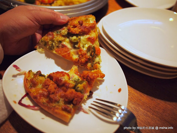 路德威手工啤酒餐廳:【食記】台中西區-路德威手工啤酒餐廳 : 披薩,燉飯都還挺不錯的~打卡如果能換可樂就更好了! 路德威手工啤酒餐廳:【食記】台中西區-路德威手工啤酒餐廳 : 披薩,燉飯都還挺不錯的~打卡如果能換可樂就更好了!