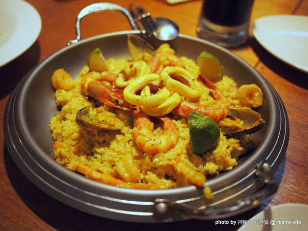 路德威手工啤酒餐廳:【食記】台中西區-路德威手工啤酒餐廳 : 披薩,燉飯都還挺不錯的~打卡如果能換可樂就更好了! 路德威手工啤酒餐廳:【食記】台中西區-路德威手工啤酒餐廳 : 披薩,燉飯都還挺不錯的~打卡如果能換可樂就更好了!