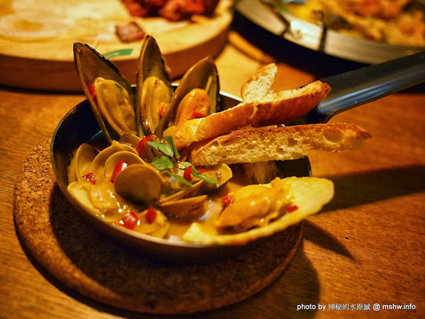 路德威手工啤酒餐廳:【食記】台中西區-路德威手工啤酒餐廳 : 披薩,燉飯都還挺不錯的~打卡如果能換可樂就更好了! 路德威手工啤酒餐廳:【食記】台中西區-路德威手工啤酒餐廳 : 披薩,燉飯都還挺不錯的~打卡如果能換可樂就更好了!