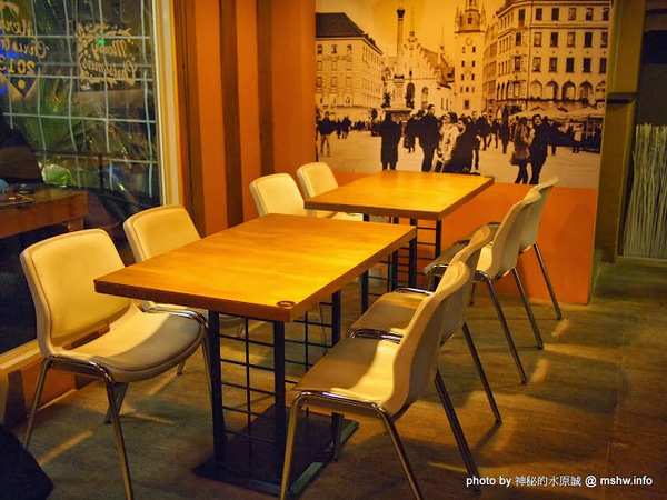 路德威手工啤酒餐廳:【食記】台中西區-路德威手工啤酒餐廳 : 披薩,燉飯都還挺不錯的~打卡如果能換可樂就更好了! 路德威手工啤酒餐廳:【食記】台中西區-路德威手工啤酒餐廳 : 披薩,燉飯都還挺不錯的~打卡如果能換可樂就更好了!