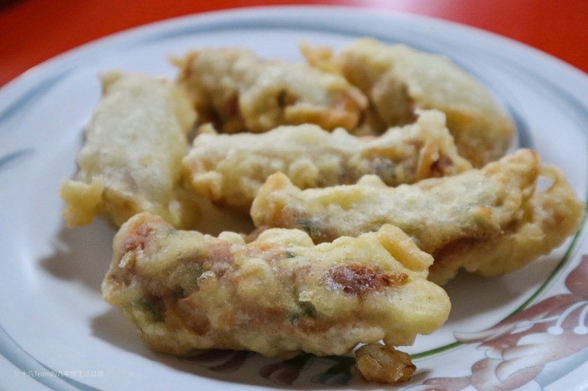 【離島-金門旅遊#4】金道地小吃店｜澎湃的份量、大推極鮮美又飽滿的蚵仔，來金必吃 | 十八Team｜八年級生的吃喝玩樂日誌