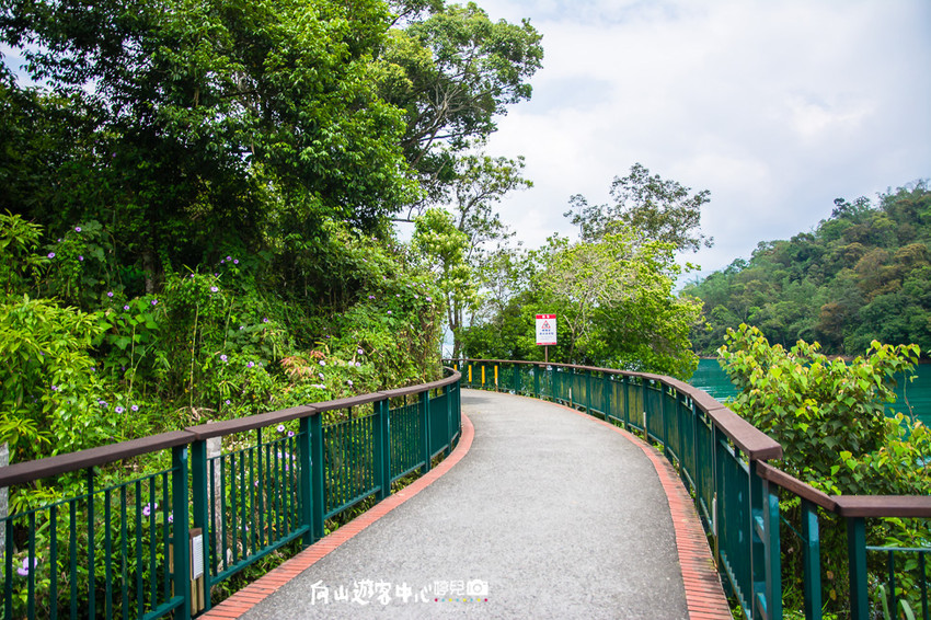 ｜南投景點｜全球十大最美自行車道，向山遊客中心環潭自行車道 - 阿婷的旅行札記。