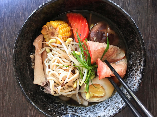 【日月潭美食】魚池餐廳 日光湖畔 氣氛美味創意料理 日月潭環湖步道旁 日月潭煙火節必備餐點