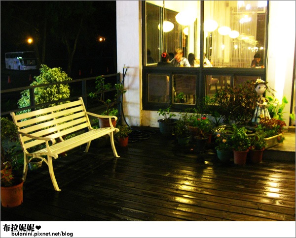 【日月潭美食】日月潭晚餐食記,慵懶氣氛小餐館@日光湖畔