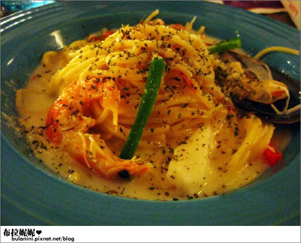 【日月潭美食】日月潭晚餐食記,慵懶氣氛小餐館@日光湖畔