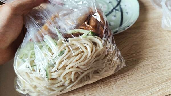 【台北涼麵】阿春媽媽涼麵店 (張春涼麵)|無敵大份量!一個人也吃不完的超大份量涼麵店