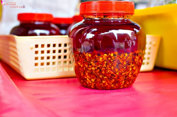 四川成記涼麵：高雄前鎮︱冠成四川成記涼麵總店　不同於日式口感的香辣川味涼麵！