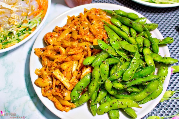 四川成記涼麵：高雄前鎮︱冠成四川成記涼麵總店　不同於日式口感的香辣川味涼麵！