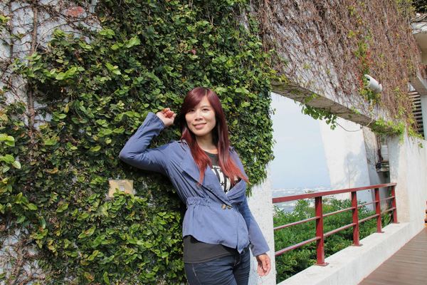 森之王子景觀民宿餐廳：【台中景點】新社森之王子景觀民宿餐廳。免費景點好好拍~有如國外戶外婚禮場景，青青草原及證婚台/景觀餐廳/民宿休息泡湯/戶外婚禮場地租借/多人聚餐會議包場用餐廳/巨型木馬/賞日出日落及夜景