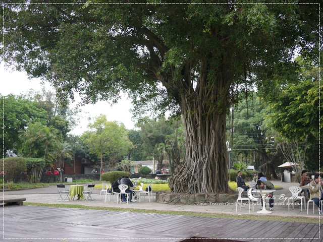 [美食]曬曬陽光來場藝術的饗宴。橋頭糖廠 白屋
