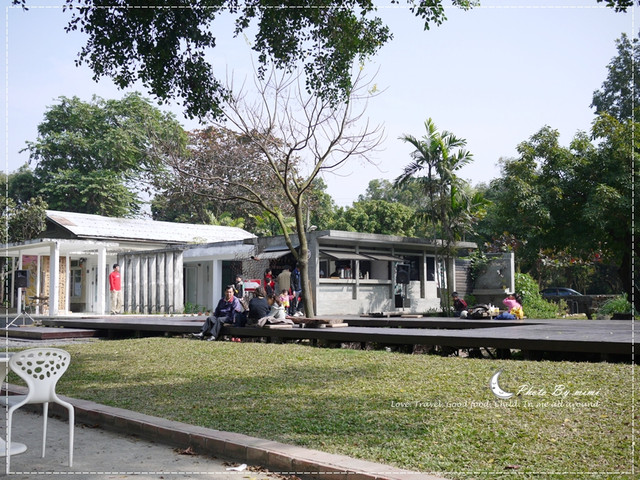 [美食]曬曬陽光來場藝術的饗宴。橋頭糖廠 白屋