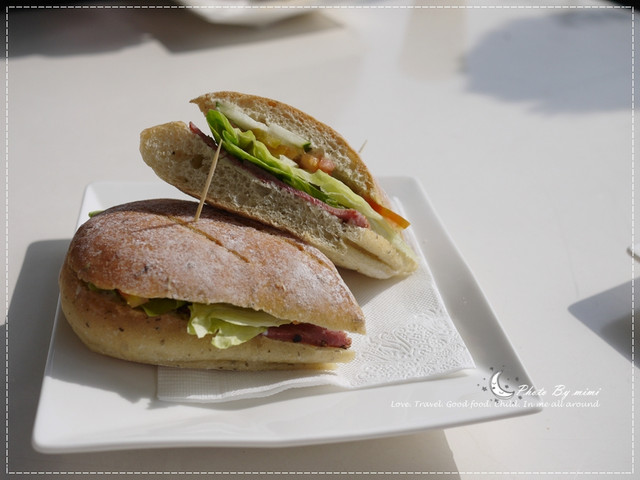 [美食]曬曬陽光來場藝術的饗宴。橋頭糖廠 白屋