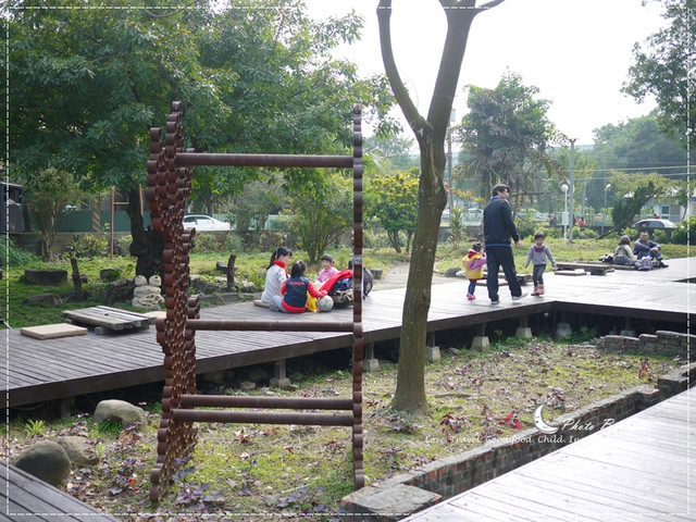 [美食]曬曬陽光來場藝術的饗宴。橋頭糖廠 白屋