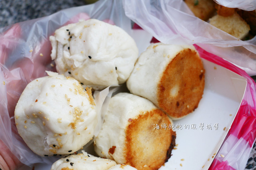 南機場夜市美食｜鈺師傅上海生煎包，皮脆多汁，買五送一超划算！菜單價位(捷運小南門站)