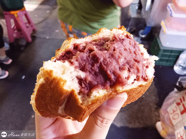 【台北萬華】丸田飛碟燒 | 廣州街夜市(艋舺夜市) 餡料爆多的國宴指定傳統甜點 外皮像鬆餅口感