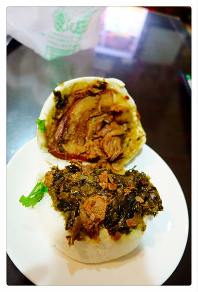 藍家割包 ~ 公館商圈人氣排隊店．割包配撞奶也好搭 - 捷運公館站