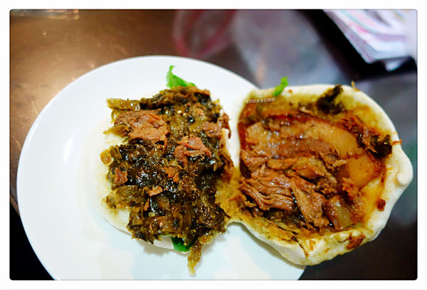 藍家割包 ~ 公館商圈人氣排隊店．割包配撞奶也好搭 - 捷運公館站